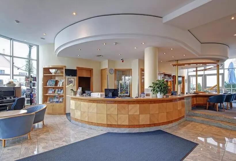 Отель Schwanen Stuttgart Airport/messe