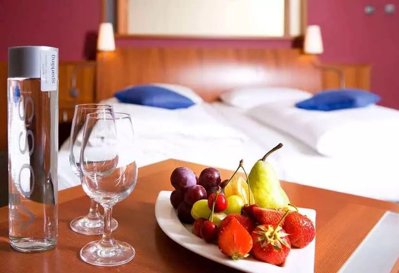 Отель Vienna House By Wyndham Sonne Rostock