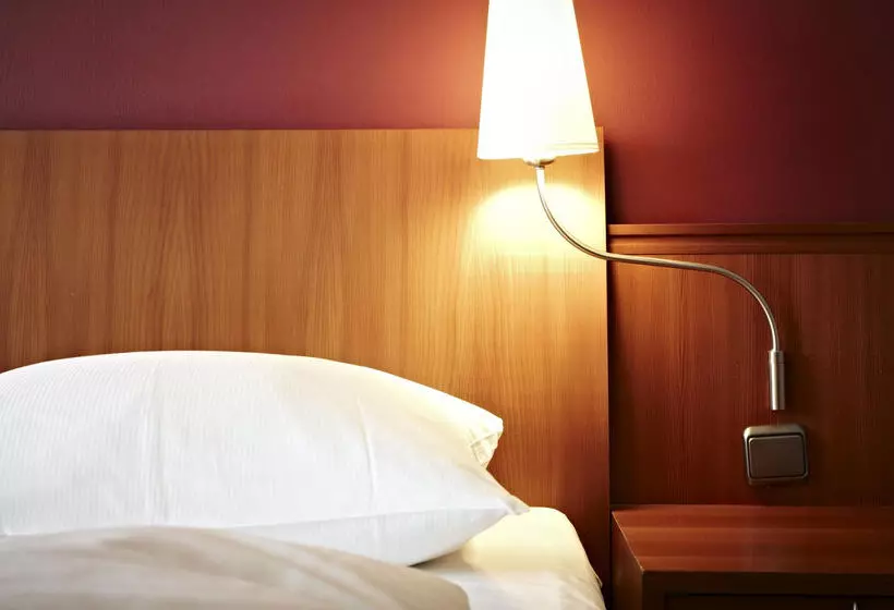 Отель Vienna House By Wyndham Sonne Rostock