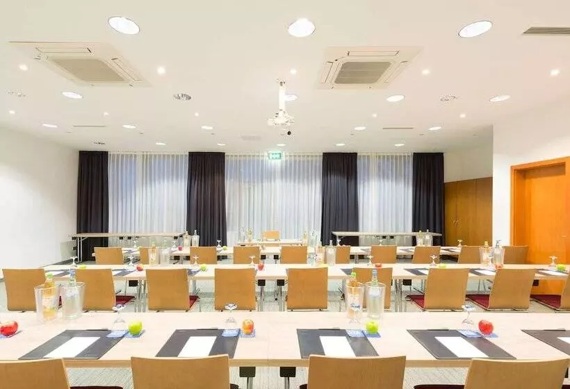 B&B HOTEL Krefeld-Süd