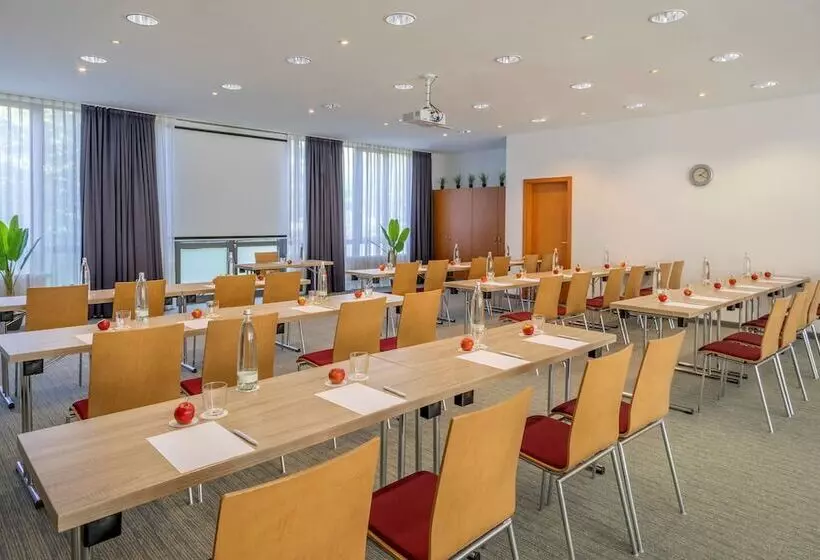 B&B HOTEL Krefeld-Süd