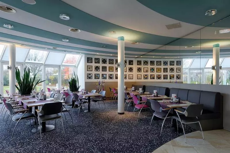 Отель Globana Airport