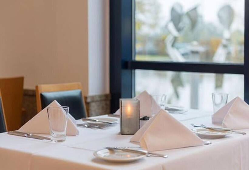 فندق Four Ratingen Dusseldorf Airport