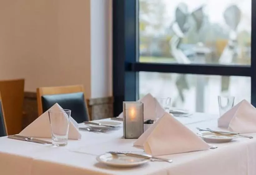 ホテル Four Ratingen Dusseldorf Airport