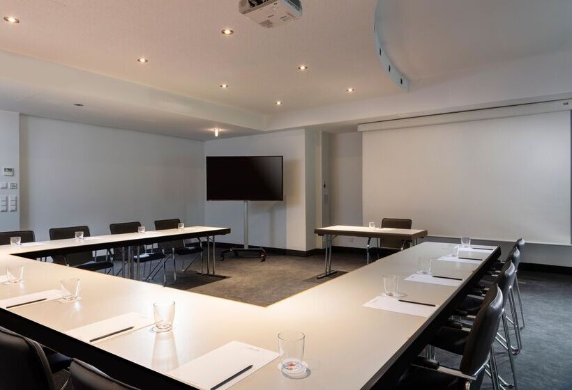 فندق Four Ratingen Dusseldorf Airport