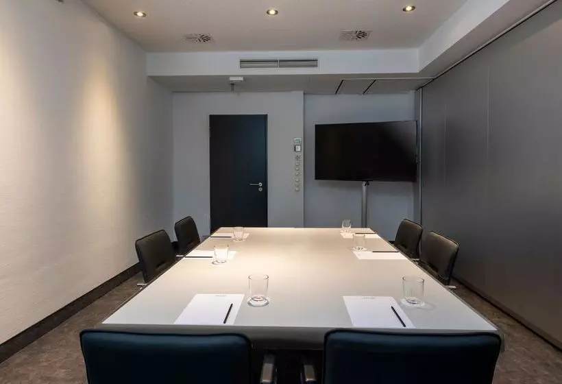 ホテル Four Ratingen Dusseldorf Airport