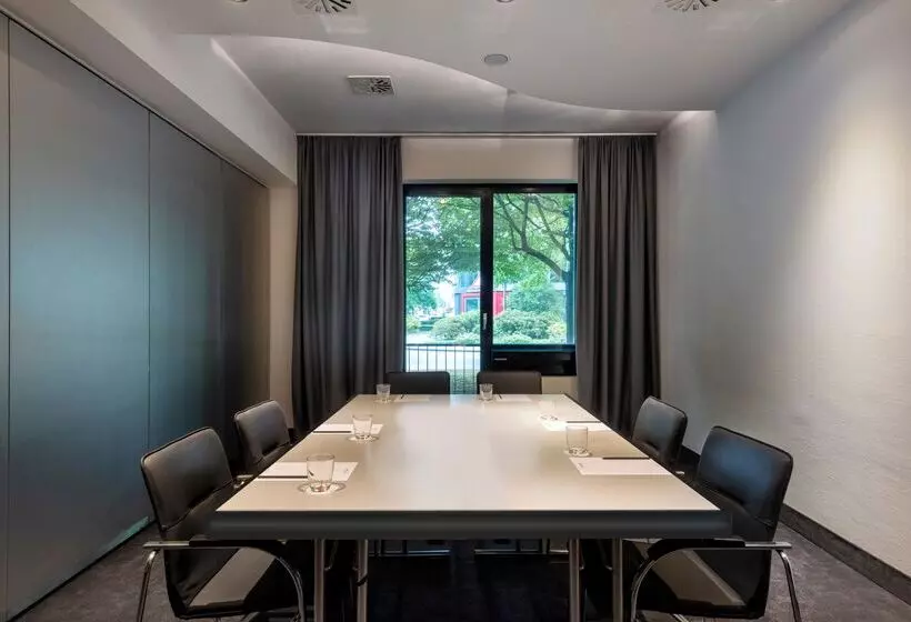 ホテル Four Ratingen Dusseldorf Airport