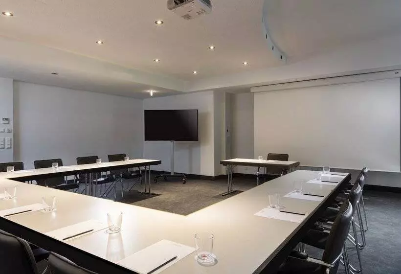 ホテル Four Ratingen Dusseldorf Airport