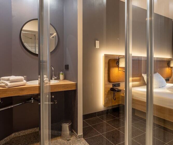 فندق Four Ratingen Dusseldorf Airport