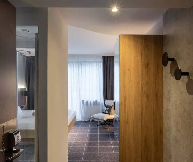 ホテル Four Ratingen Dusseldorf Airport