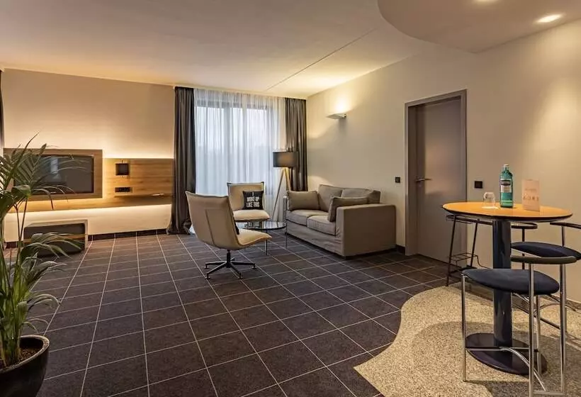 ホテル Four Ratingen Dusseldorf Airport