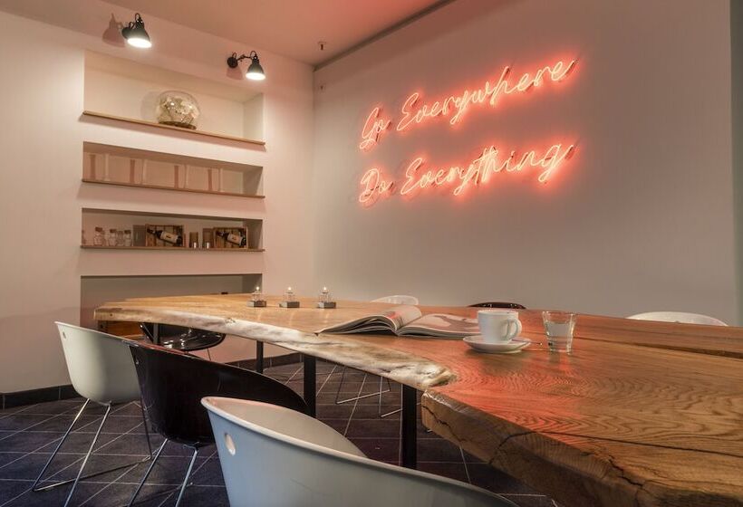 فندق Four Ratingen Dusseldorf Airport