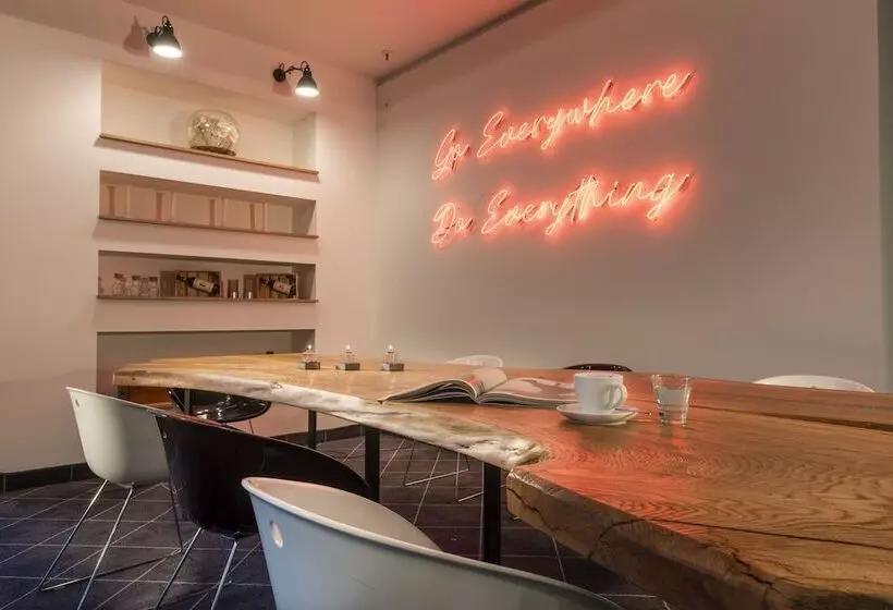 ホテル Four Ratingen Dusseldorf Airport