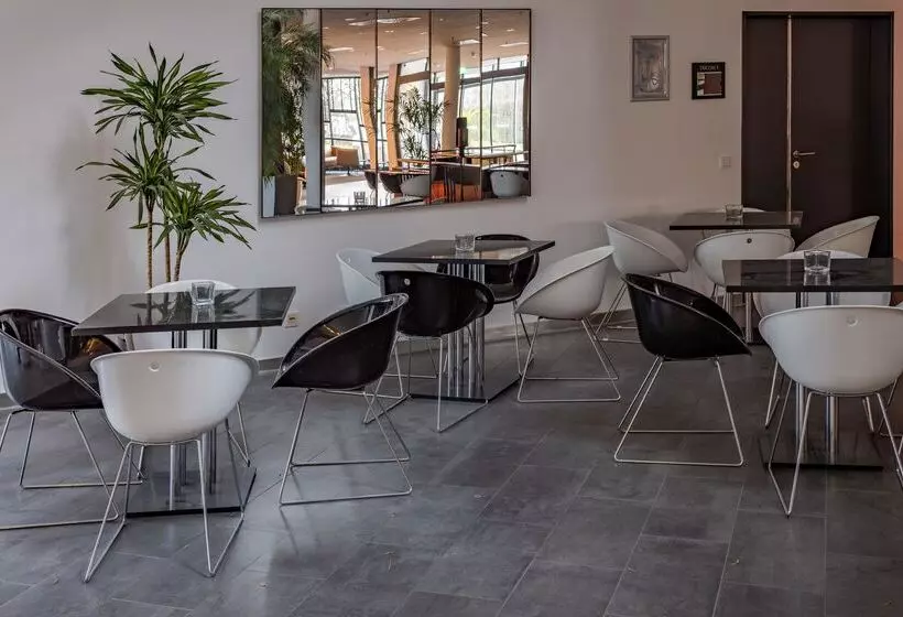 ホテル Four Ratingen Dusseldorf Airport