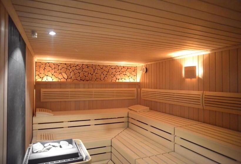 Hotel Schloss Reinach