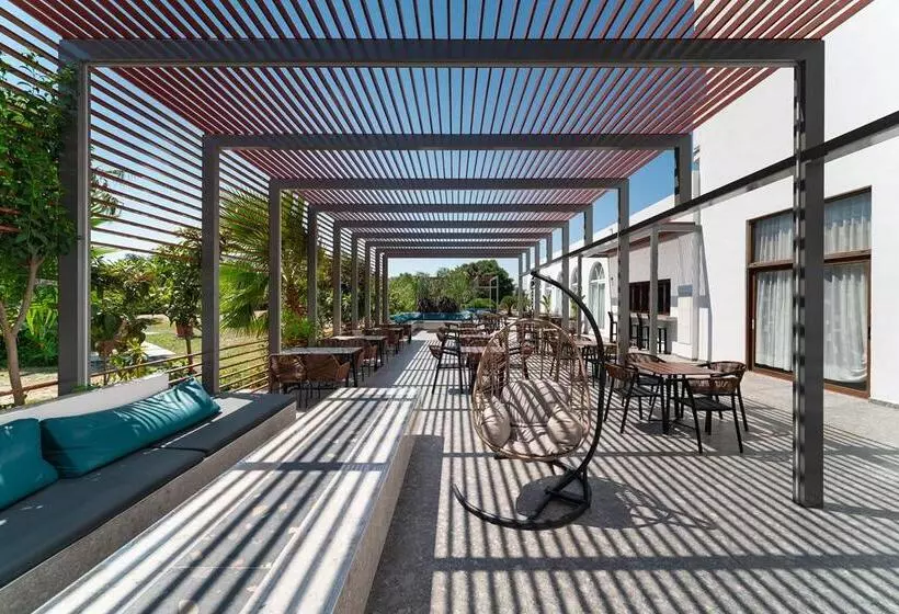 בית מלון כפרי Irene Palace Beach Resort