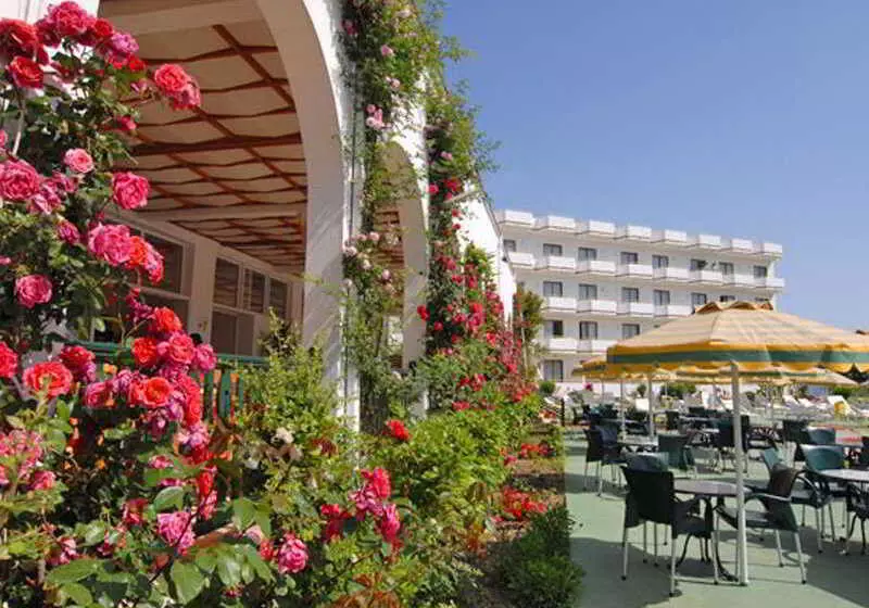 Hotelli Irene Palace Beach Resort