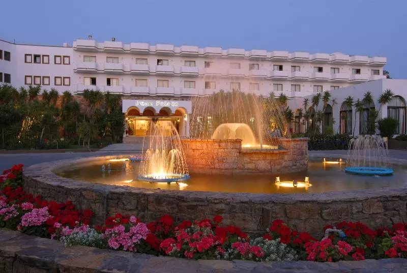 Hotelli Irene Palace Beach Resort