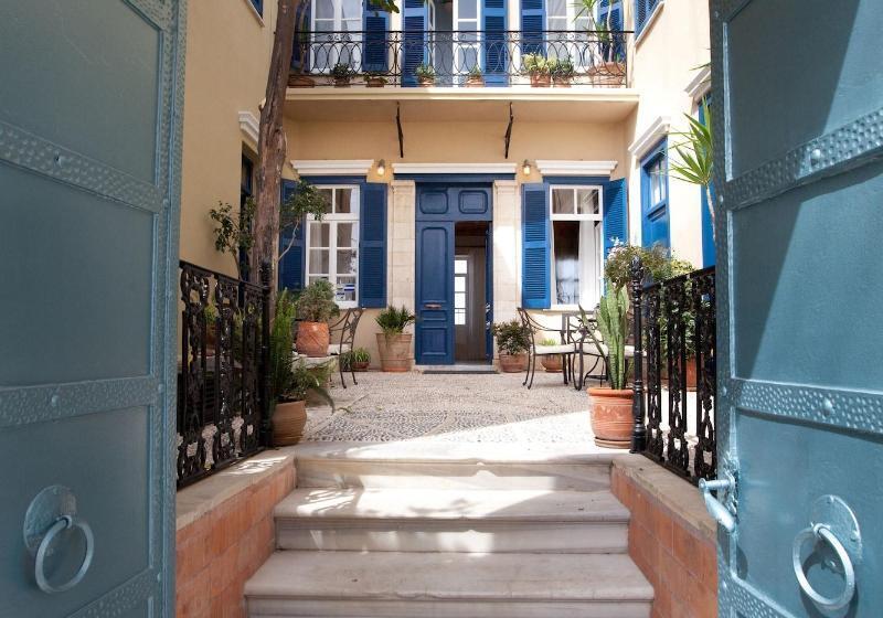 هتل Suites Pandora