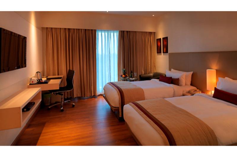 Hotel Mahindra World City Club