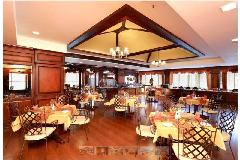 Hotel Mahindra World City Club