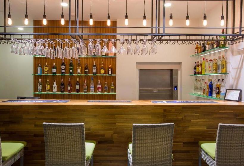 فندق Nautilus Samui  & Spa