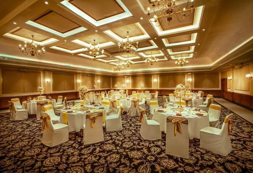 Casino Hotel   Cgh Earth, Cochin