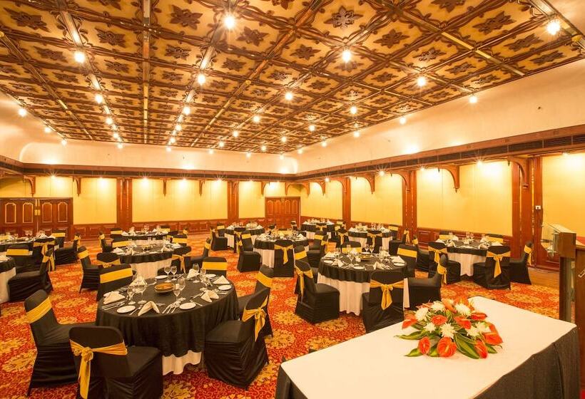 Casino Hotel   Cgh Earth, Cochin