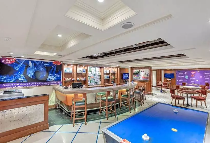 בית מלון כפרי Club Mahindra White Meadows Manali