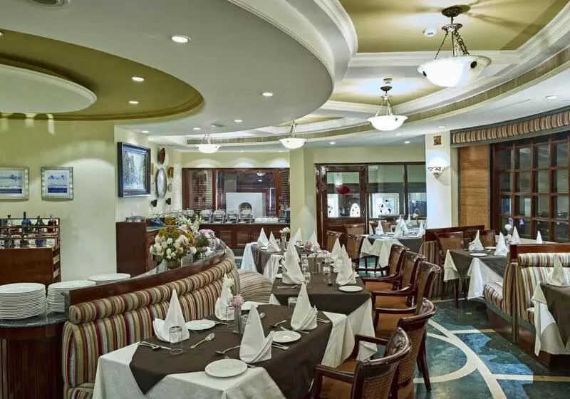 בית מלון כפרי Club Mahindra White Meadows Manali