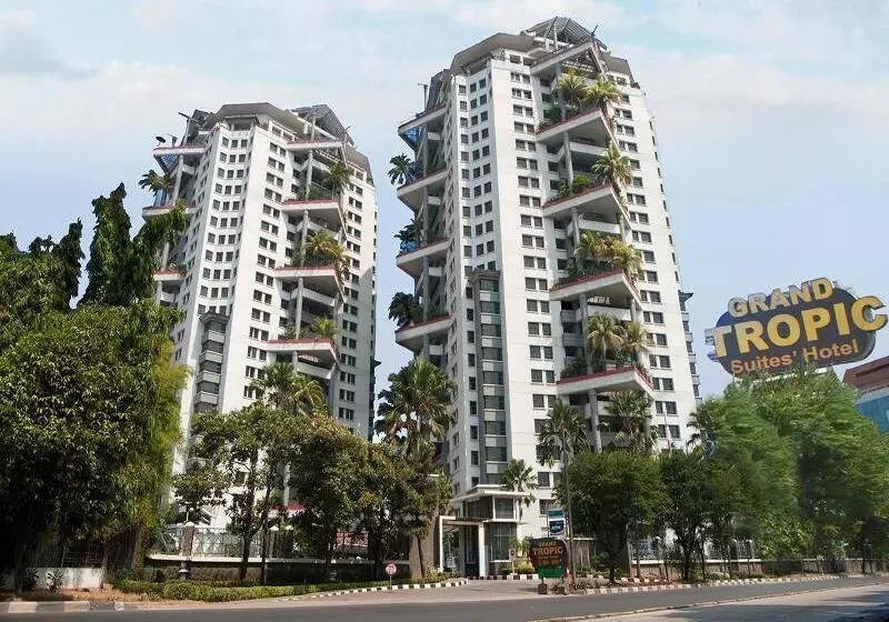 هتل Grand Tropic Suites