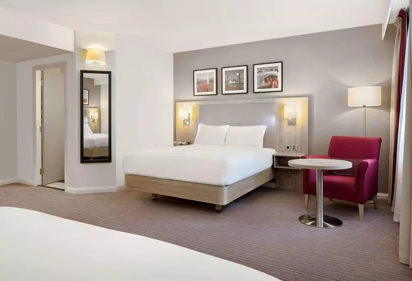 호텔 Hilton Garden Inn Dublin City Centre