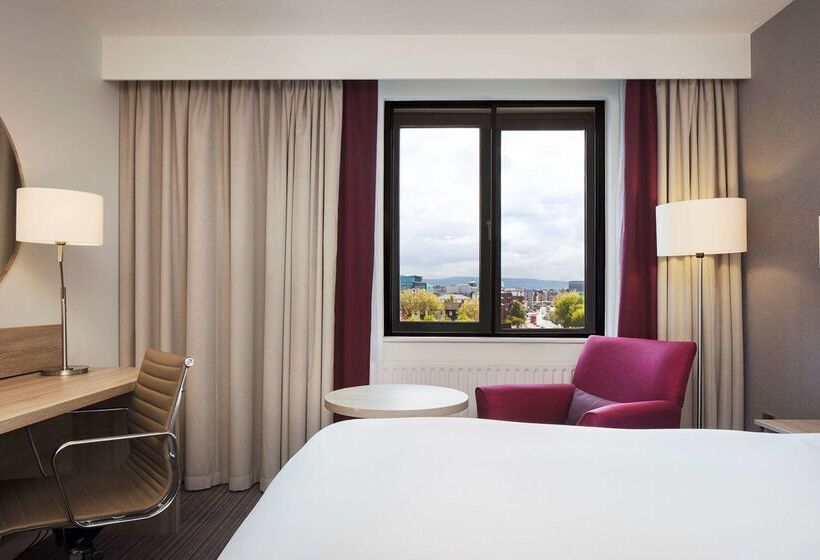 בית מלון כפרי Hilton Garden Inn Dublin City Centre