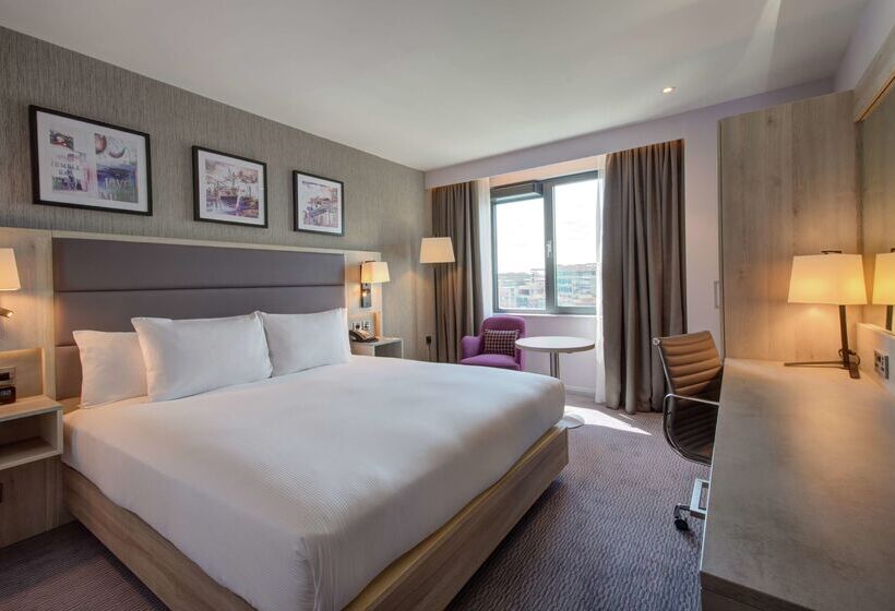 בית מלון כפרי Hilton Garden Inn Dublin City Centre