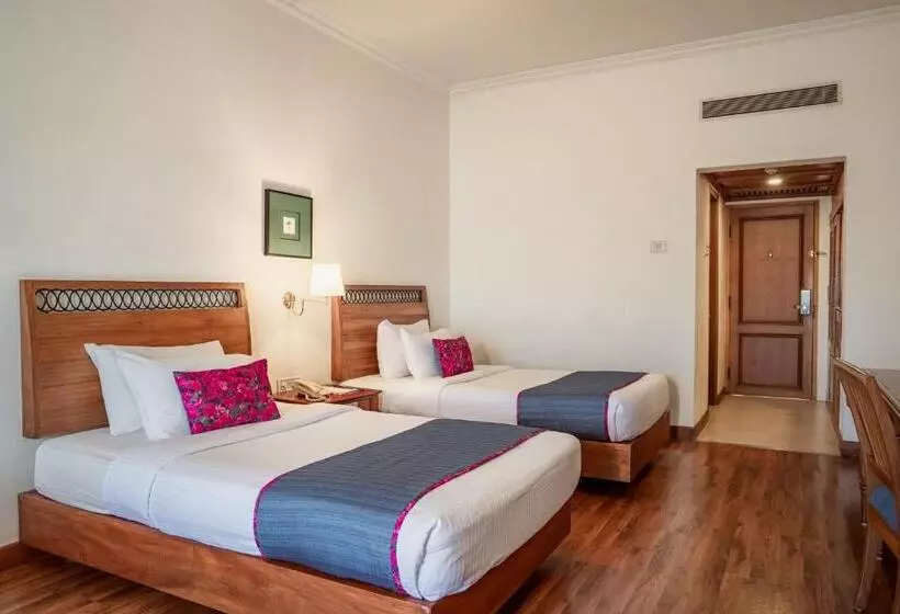 ホテル The Avenue Regent