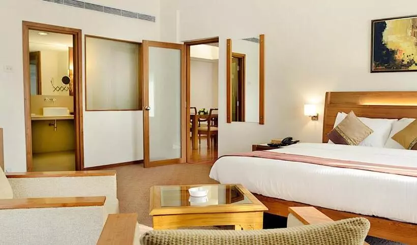 ホテル The Avenue Regent