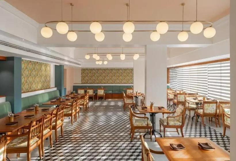 ホテル The Avenue Regent