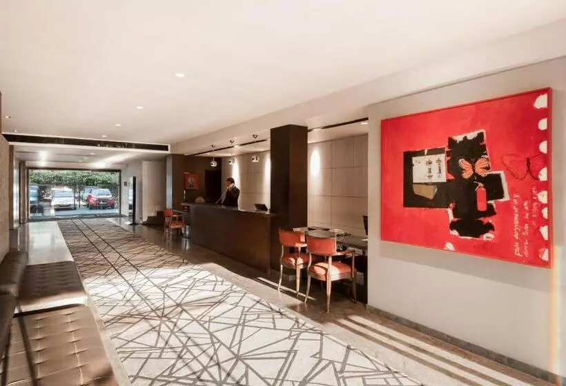 ホテル The Avenue Regent