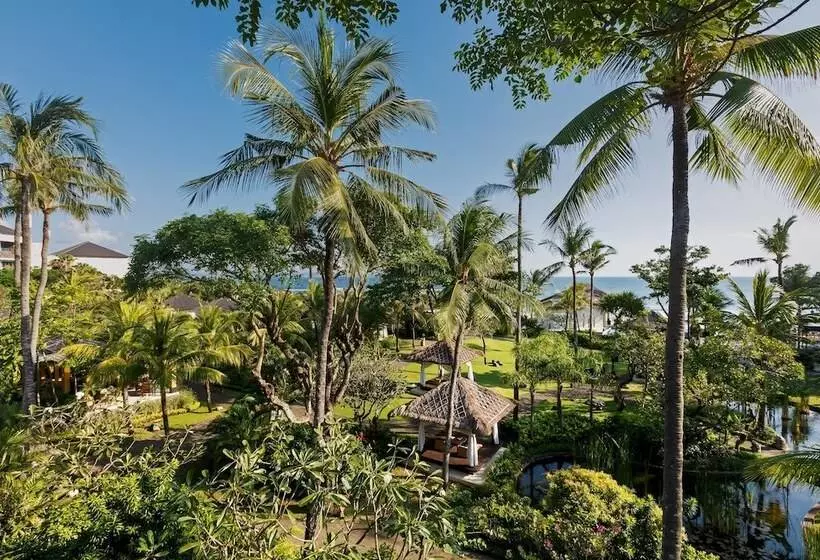 Otel The Seminyak Beach Resort & Spa