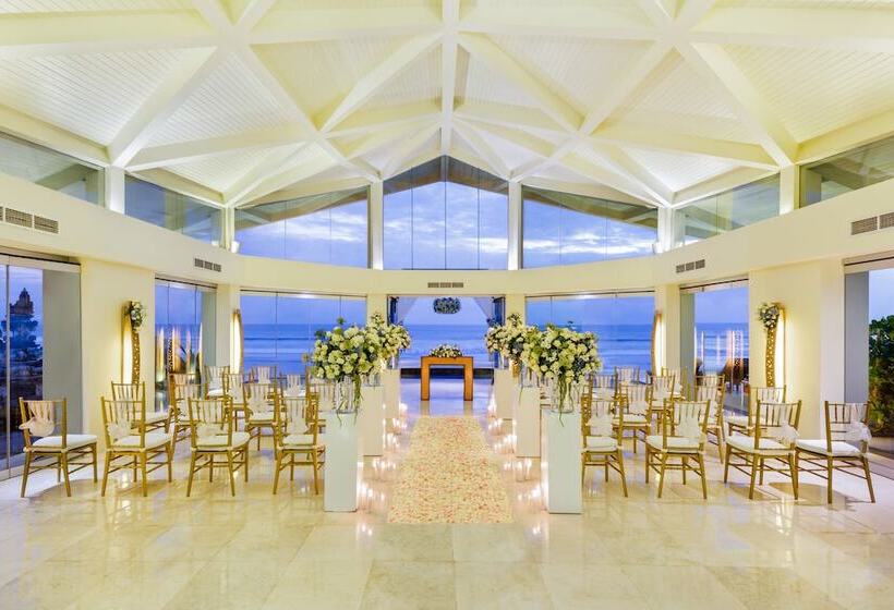 ホテル The Seminyak Beach Resort & Spa