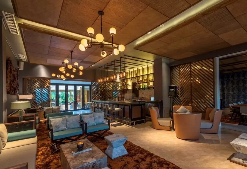 Otel The Seminyak Beach Resort & Spa