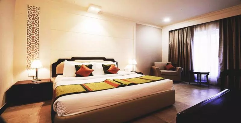 Отель Howard Plaza The Fern, Agra