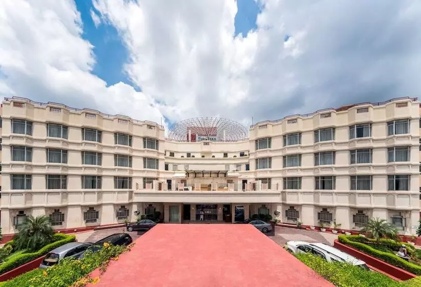 Отель Howard Plaza The Fern, Agra