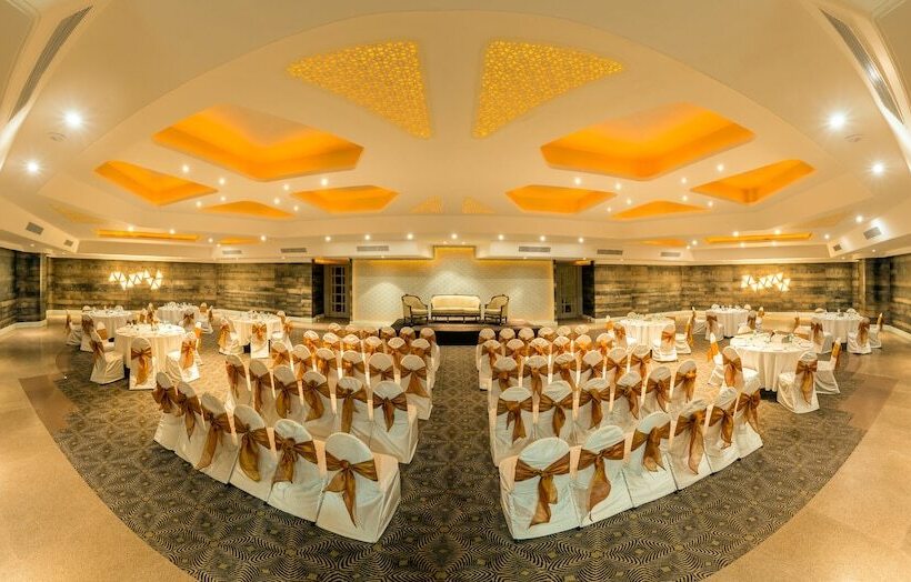 호텔 Howard Plaza The Fern, Agra