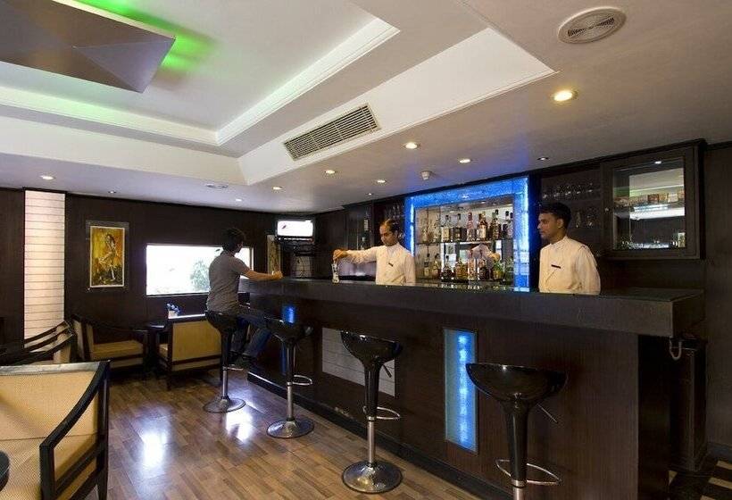 호텔 Howard Plaza The Fern, Agra