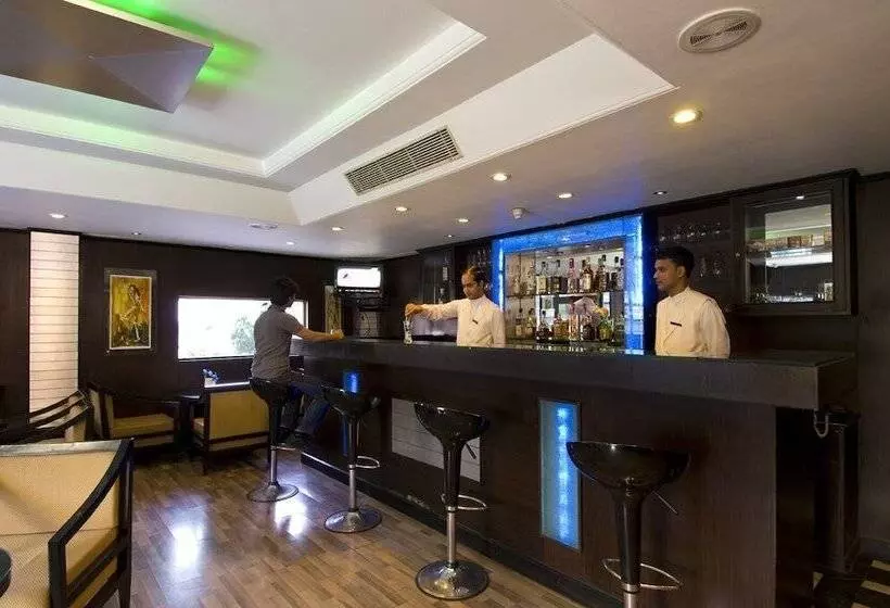 Отель Howard Plaza The Fern, Agra