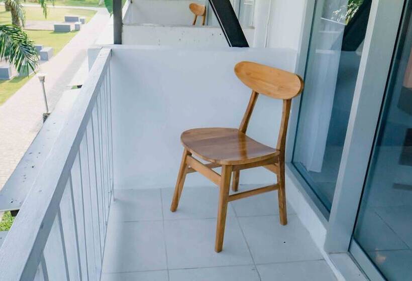 Отель Grand Elty Krakatoa