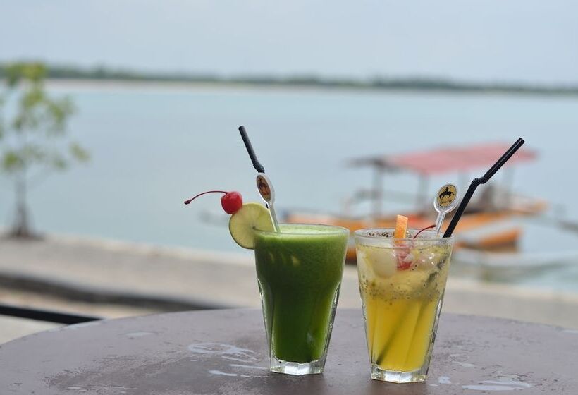 Отель Grand Elty Krakatoa