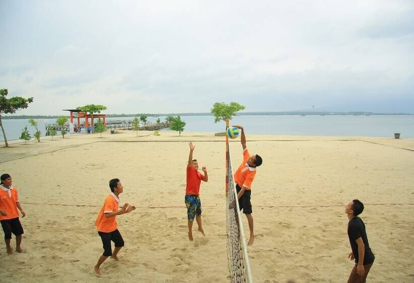 Отель Grand Elty Krakatoa