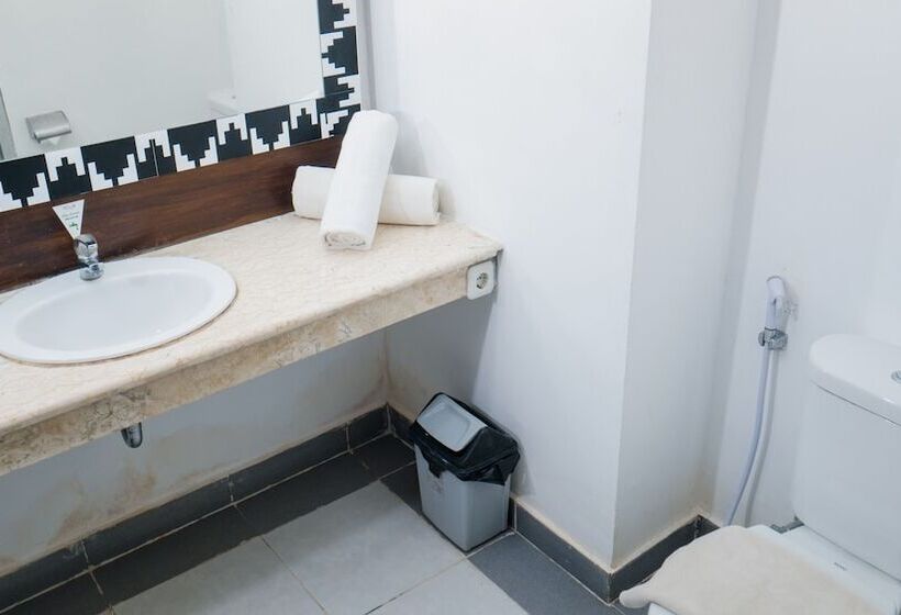 Отель Grand Elty Krakatoa